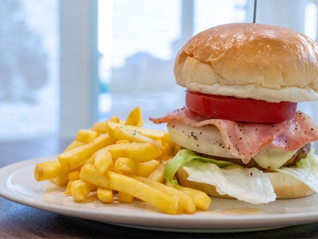 ベーコンチーズバーガー(ポテト)